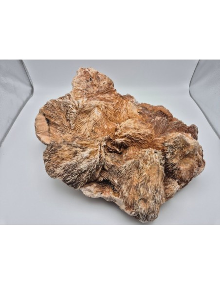 Barita laminar 9.600 g Marruecos – Pieza única | Exclusive Minerals