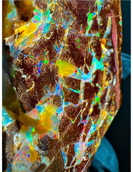 Ópalo boulder 226 g arcoíris | Exclusiveminerals