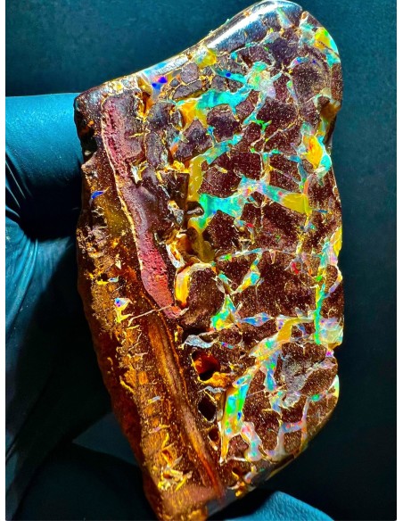 Ópalo boulder 226 g arcoíris | Exclusiveminerals