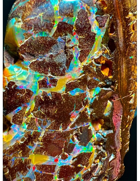 Ópalo boulder 226 g arcoíris | Exclusiveminerals